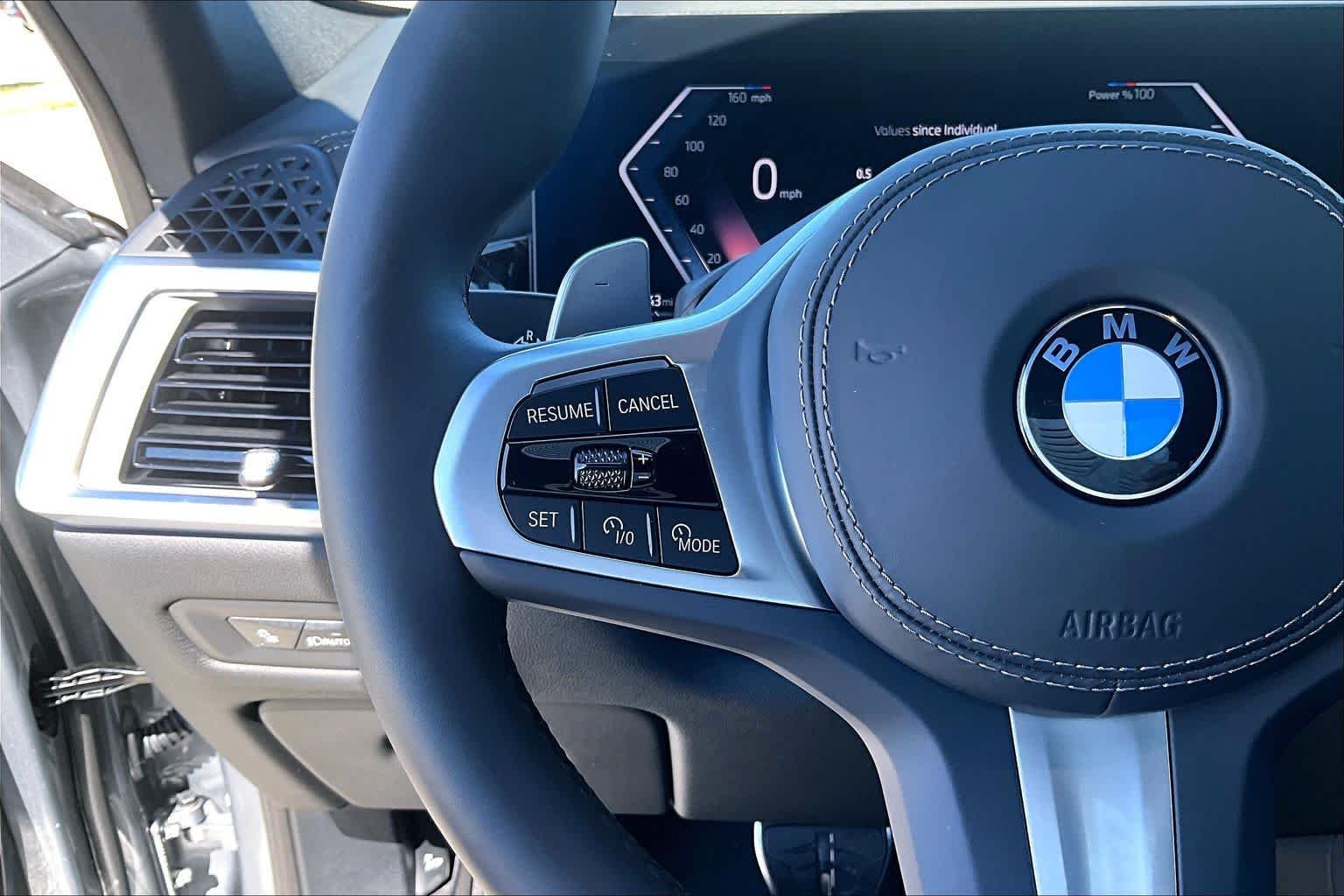 Used 2026 Skyscraper Grey Metallic BMW xDrive40i image 20