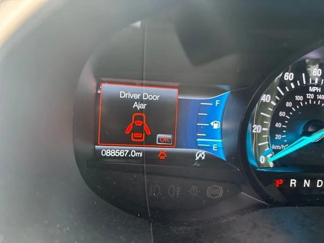 Used 2020 Blue Ford SEL image 10