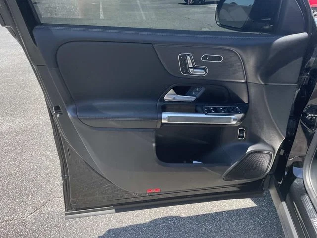 Used 2025 Black Mercedes-Benz GLB 250 image 16