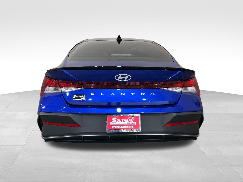 Used 2025 Blue Hyundai SEL Sport image 4