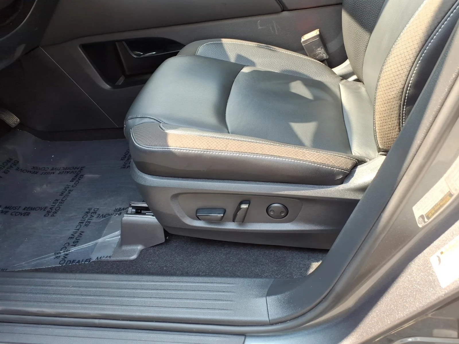Used 2022 Gun Metallic (kad) Nissan SL image 19