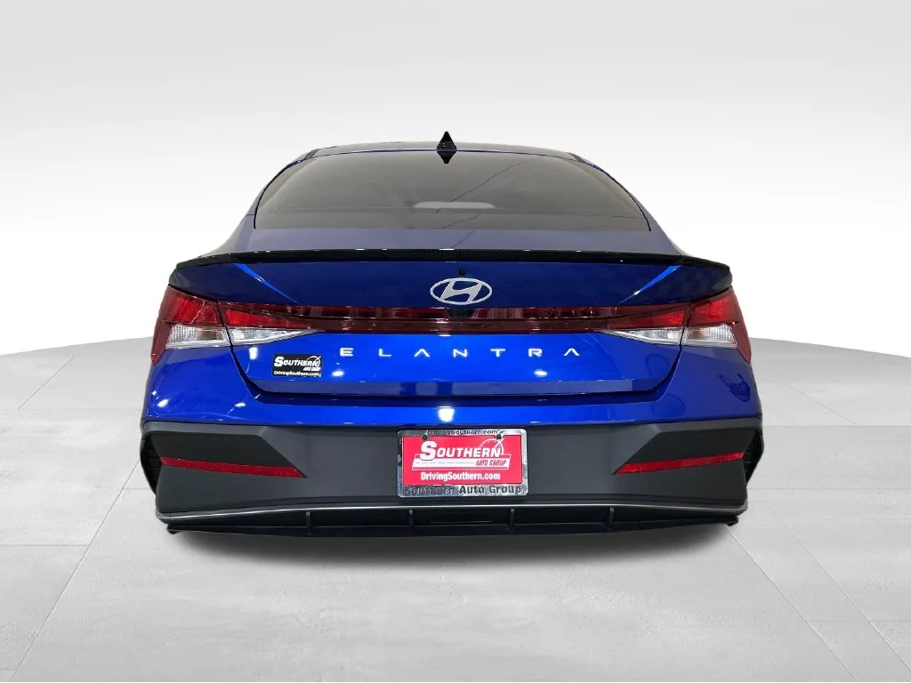 Used 2025 Blue Hyundai SEL Sport image 4