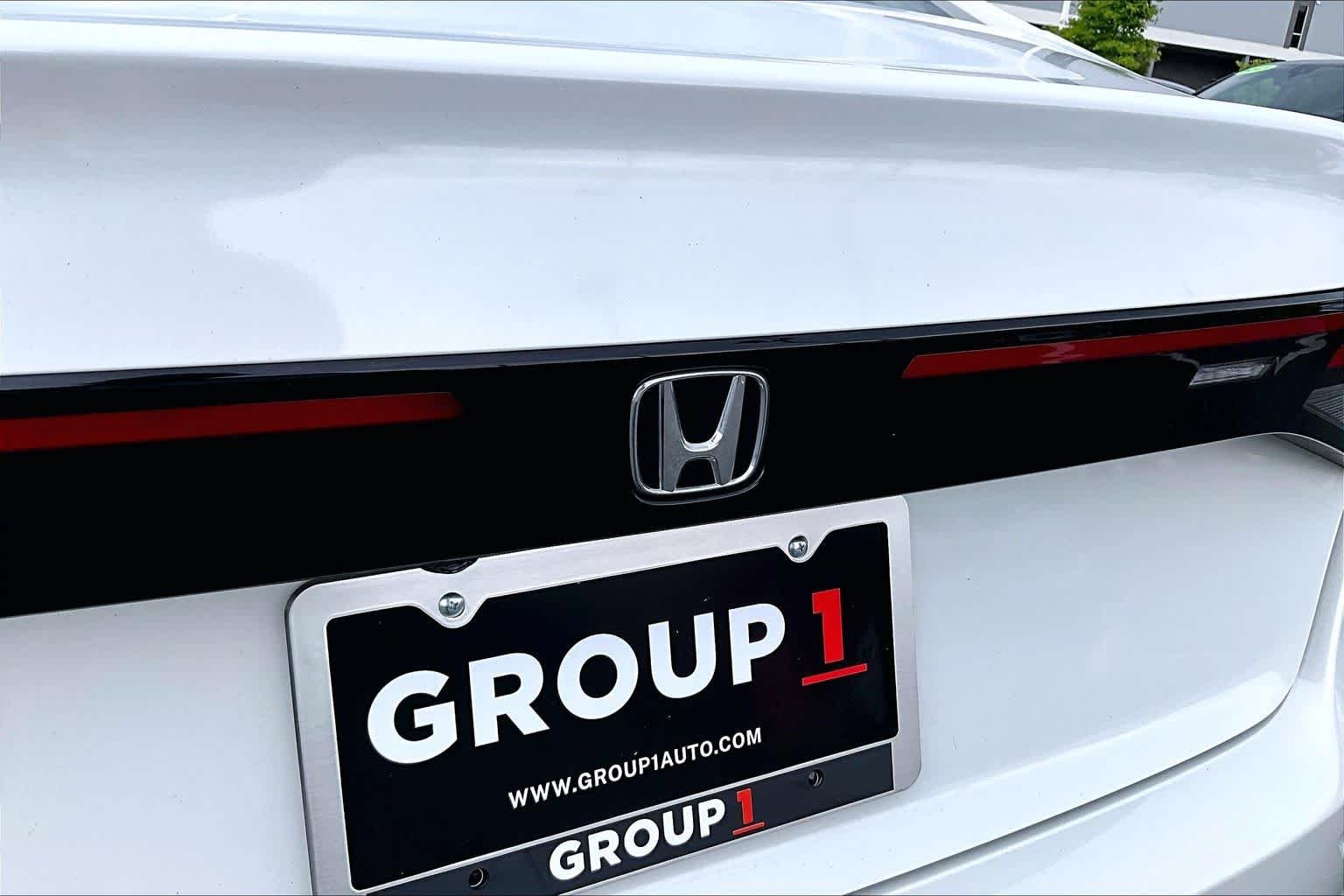 Used 2023 Platinum White Pearl Honda EX image 30