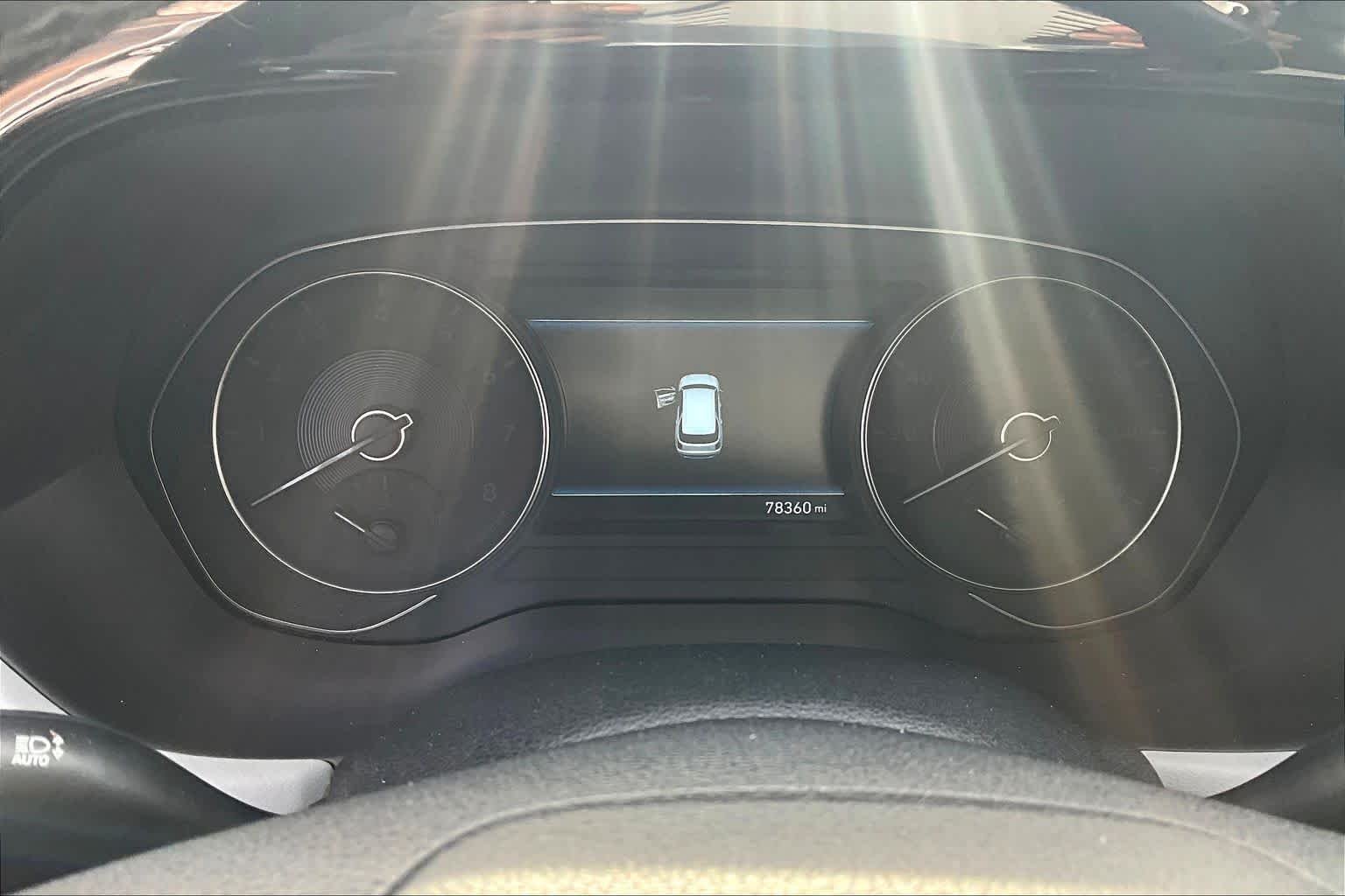 Used 2020 Hyper White Hyundai SEL image 26