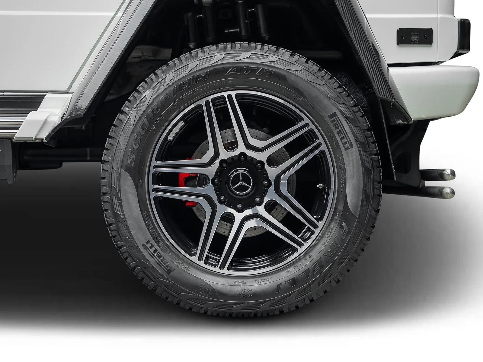 Used 2017 White Mercedes-Benz G 550 Squared image 24