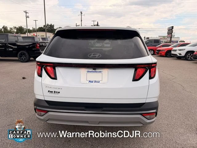 Used 2025 White Hyundai SEL image 11