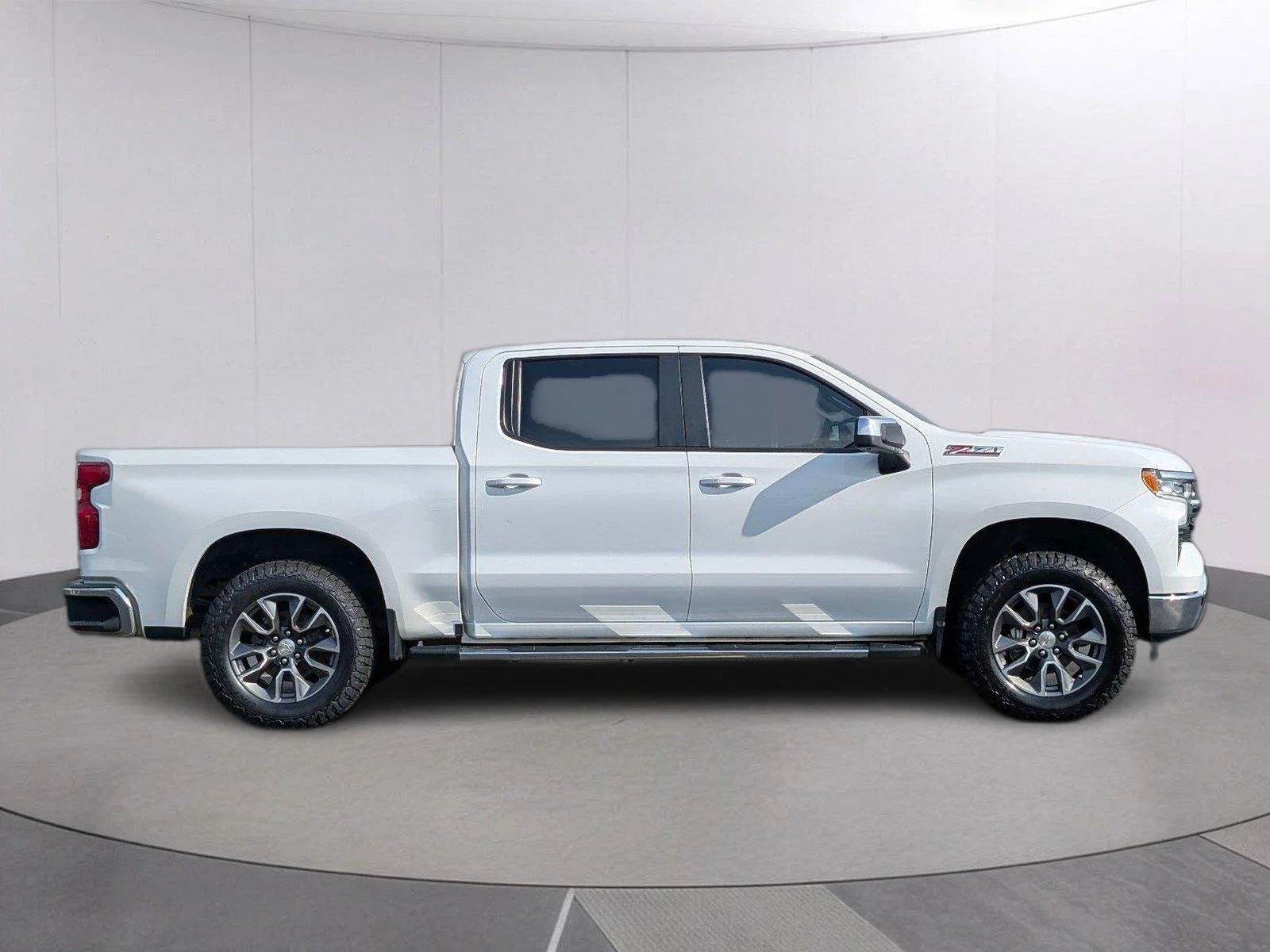 Used 2023 SUMMIT WHITE Chevrolet LT image 7