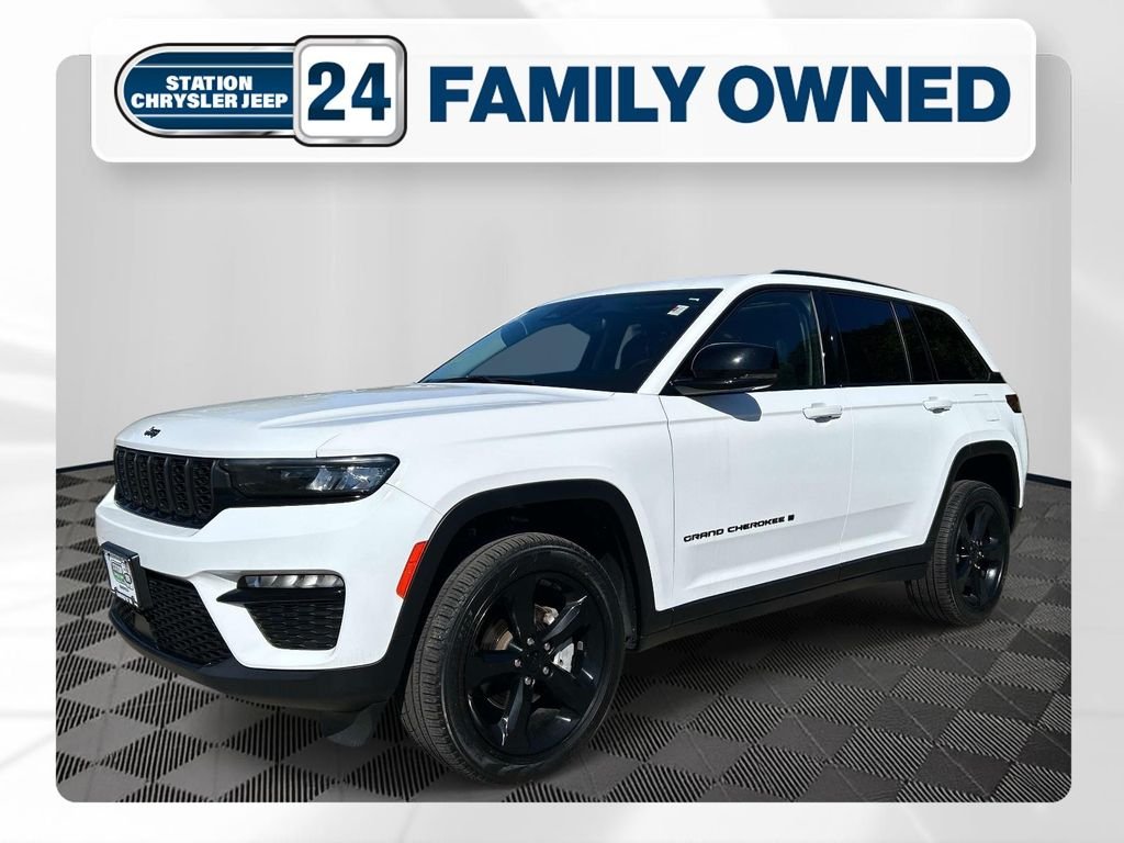 Used 2023 White Jeep Limited image 1