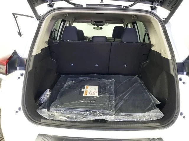 New 2026 Everest White Pearl TriCoat Nissan SV image 9