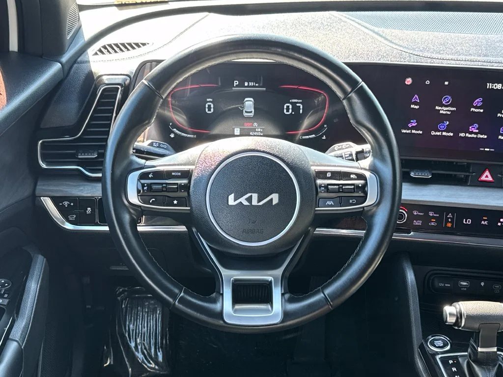 Used 2023 White Kia X-Line image 14