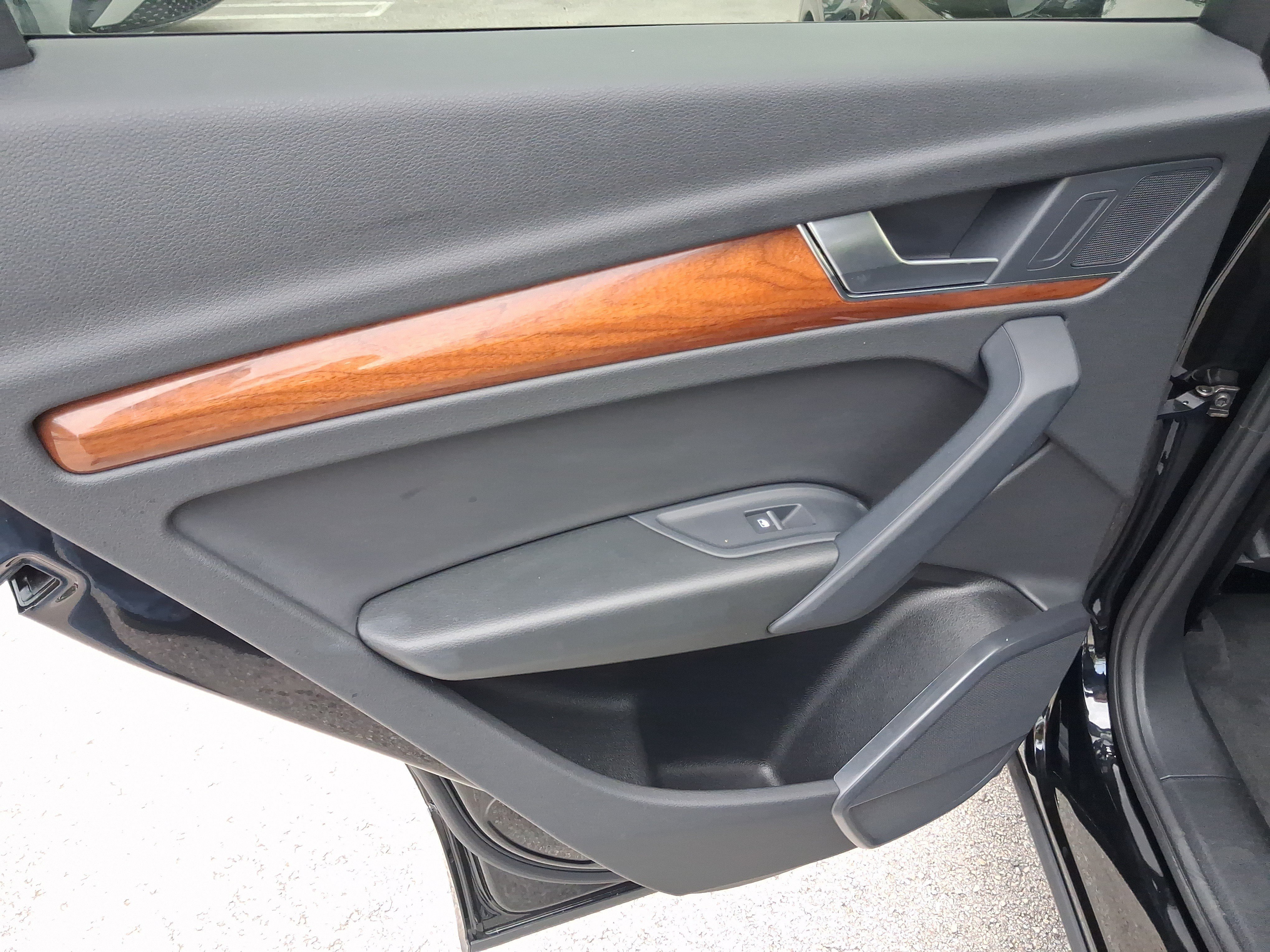 2023 Audi Q5 Premium - Photo 11