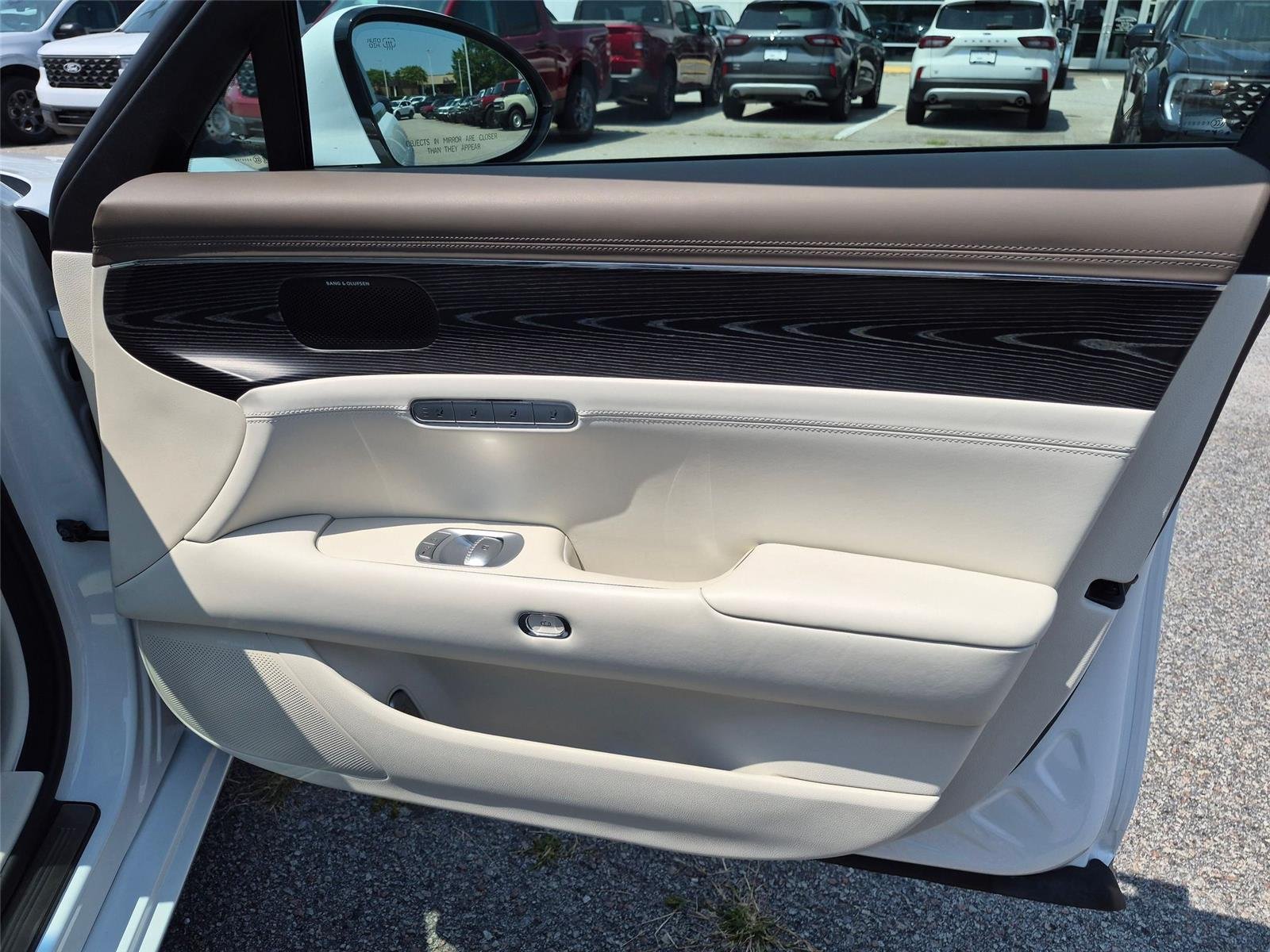 Used 2025 Uyuni White Genesis 3.5T image 30