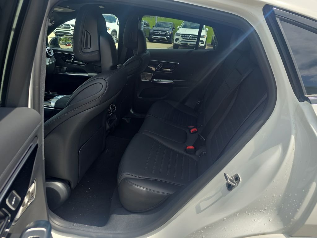 New 2026 Polar White Mercedes-Benz GLC 300 image 25