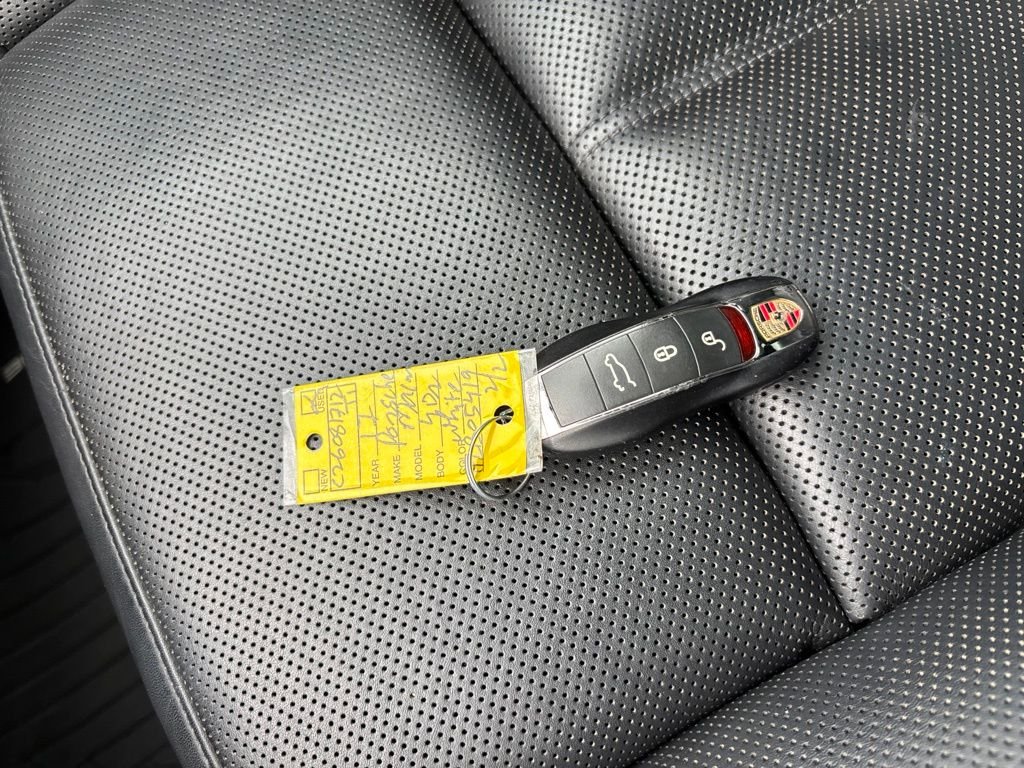 Used 2017 White Porsche Base image 37