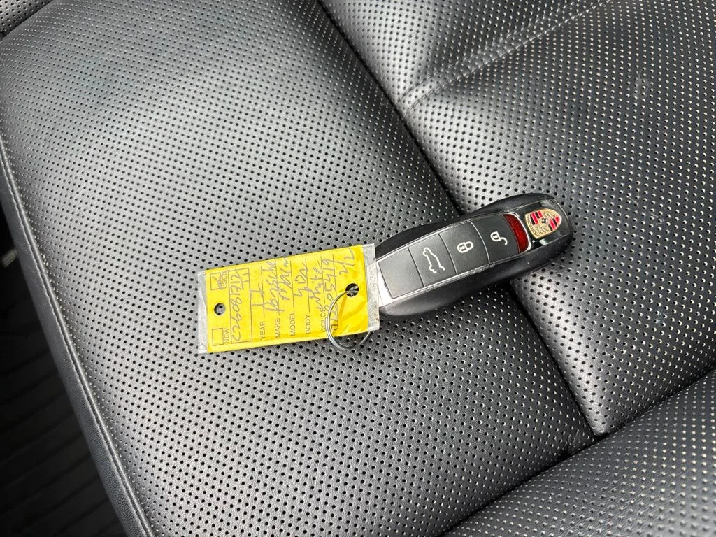 Used 2017 White Porsche Base image 37