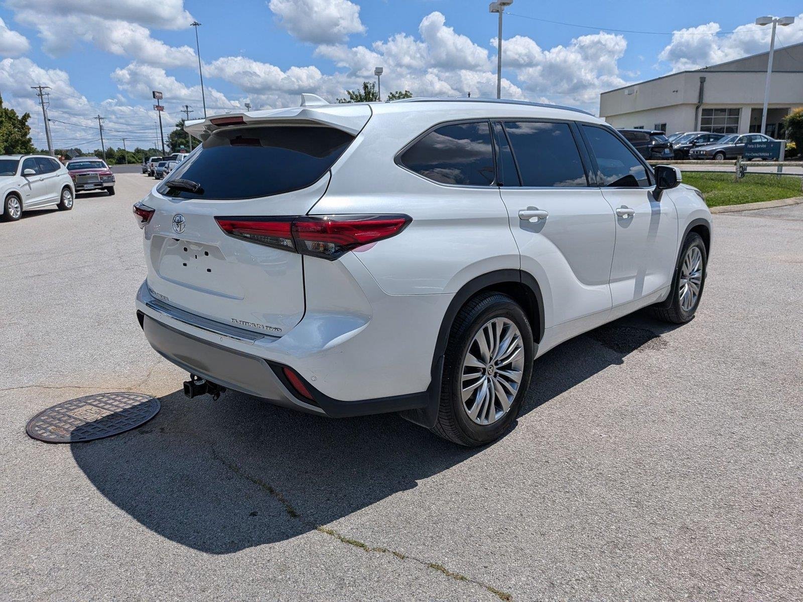 Used 2022 Wind Chill Pearl Toyota Platinum image 5