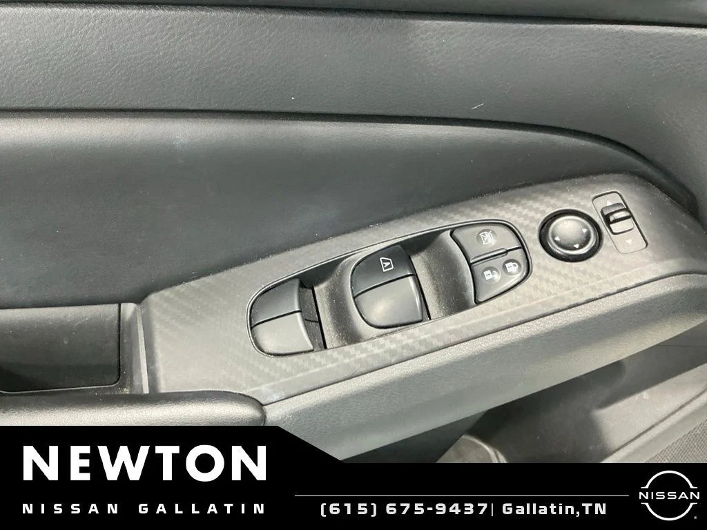 Used 2022 White Nissan 2.5 S image 15