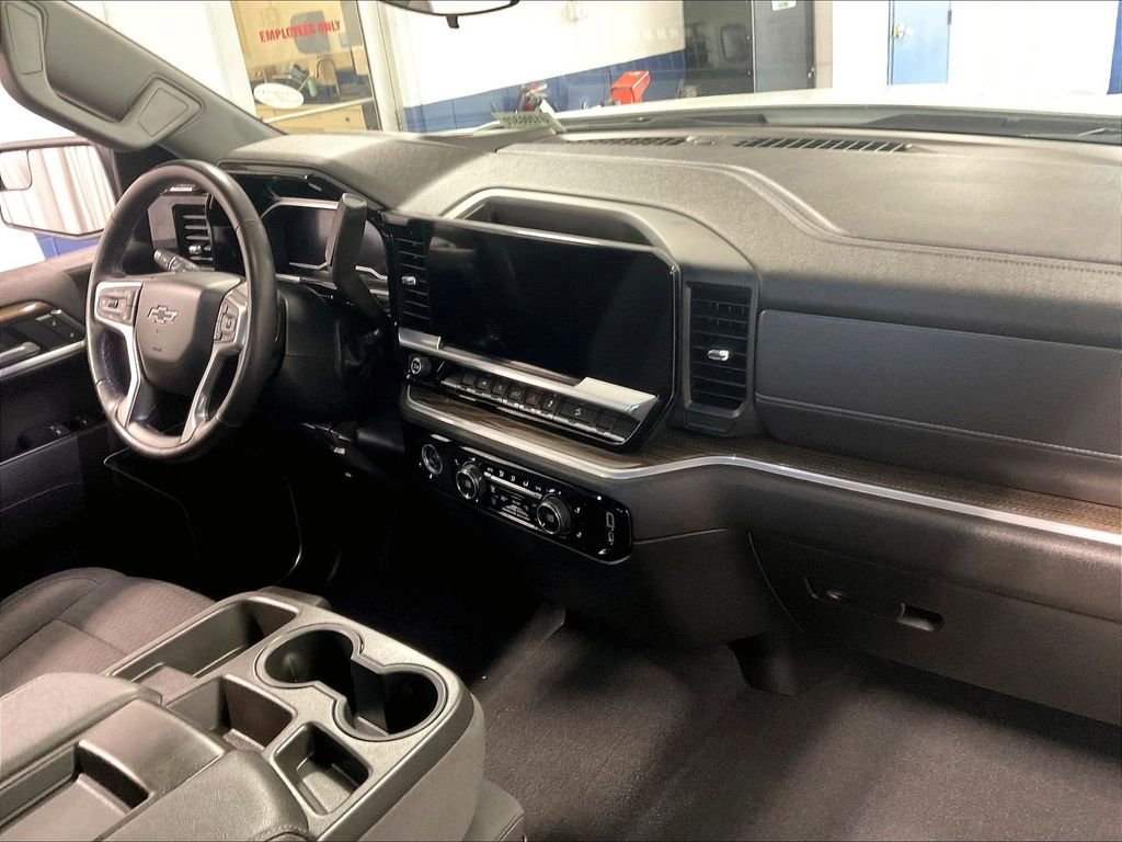 Used 2022 White Chevrolet RST image 14