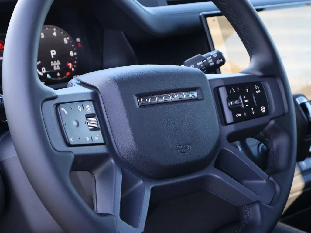 New 2026 Tasman Blue Land Rover X-Dynamic SE image 17