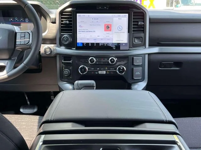 New 2026 Oxford White Ford XLT image 14