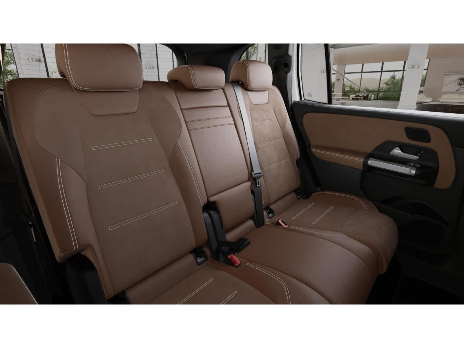 New 2026 Polar White Mercedes-Benz GLB 250 image 4