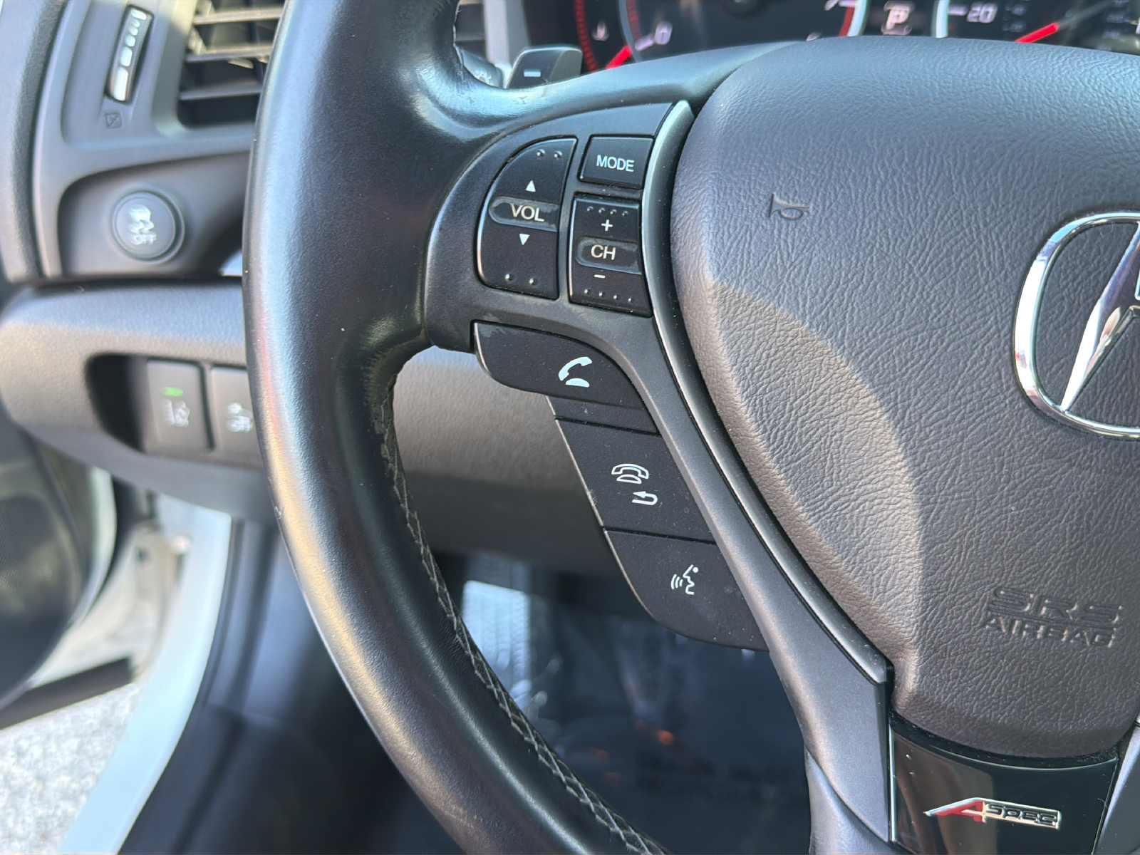 Used 2020 Platinum White Pearl Acura Premium and A-SPEC Packages image 20