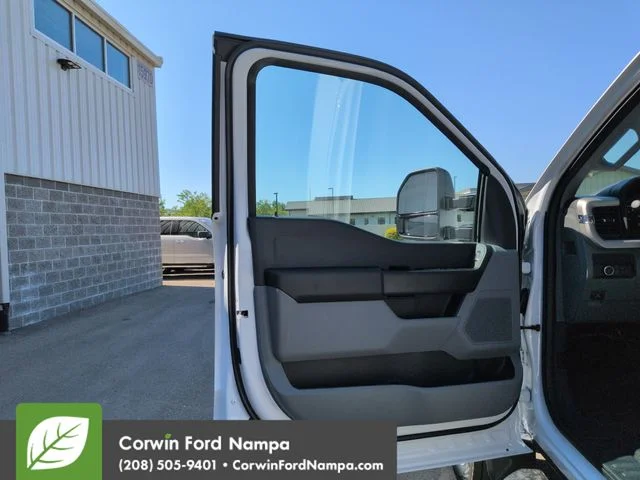 New 2026 Oxford White Ford XL image 10