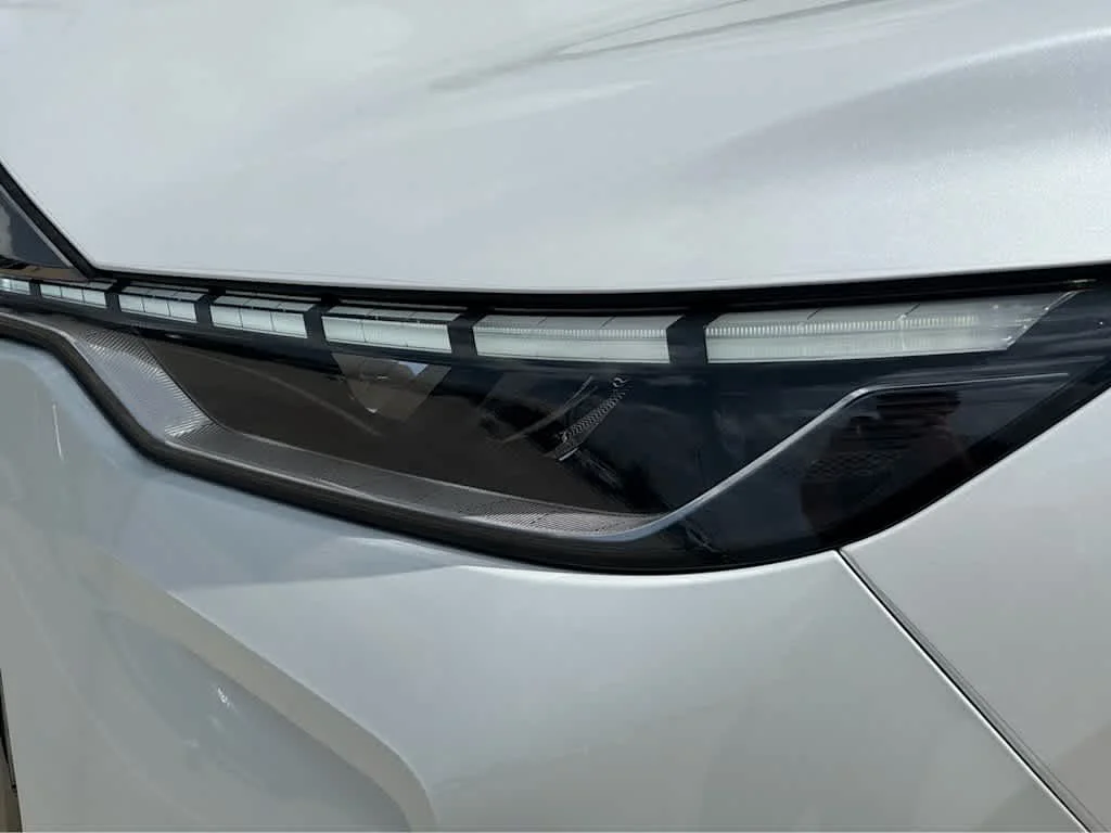 New 2027 2T RAD WHT INFINITI Autograph AWD image 5