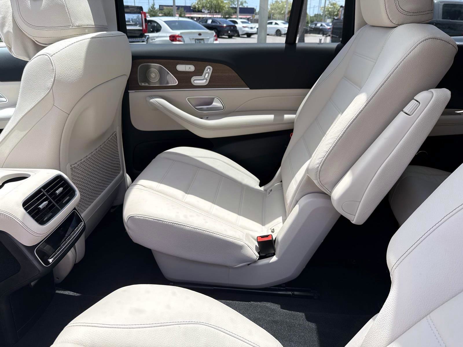 New 2026 Polar White Mercedes-Benz 450 4MATIC® SUV image 15