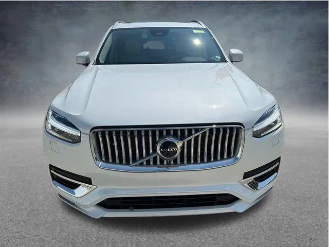 New 2025 White Volvo T8 Plus image 4