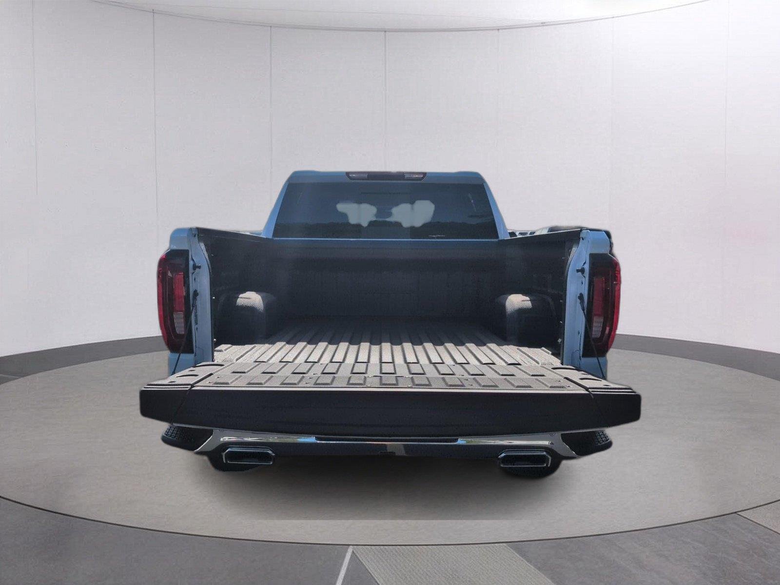 New 2026 Glacier White Tricoat GMC SLT image 5