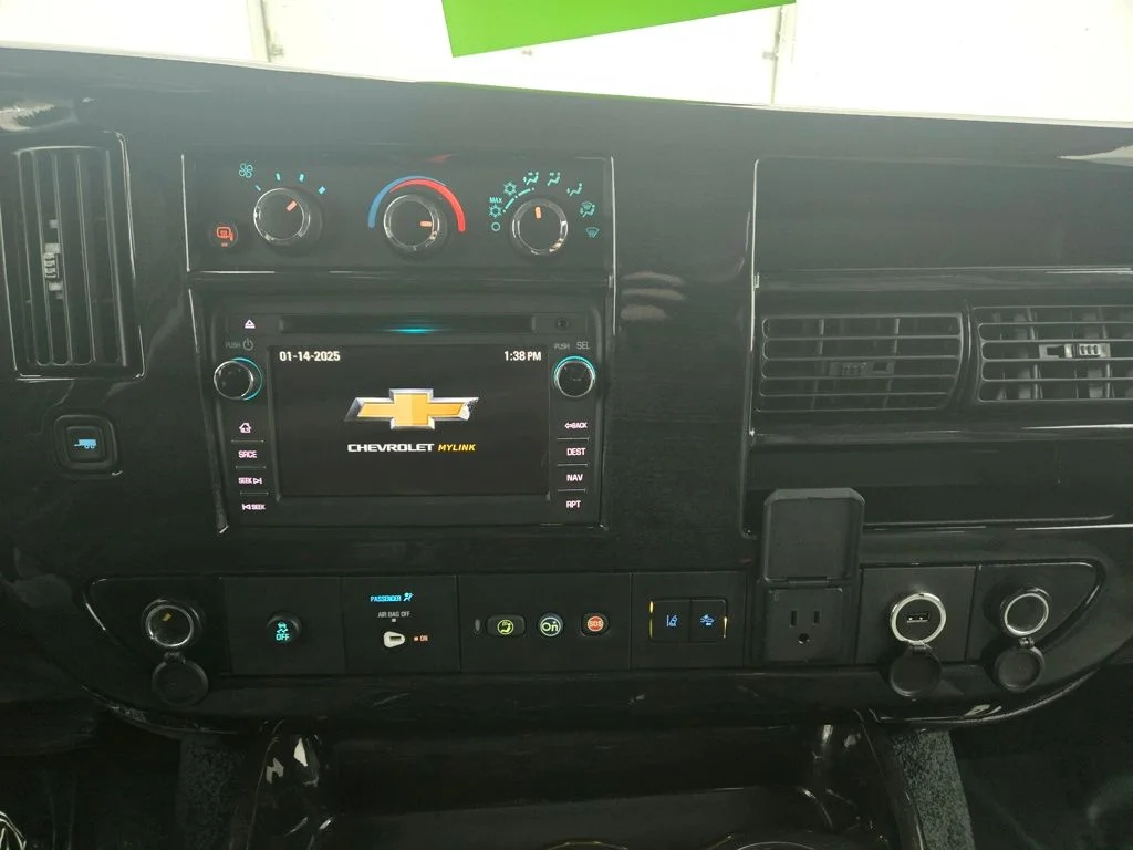 Used 2020 Summit White Chevrolet Explorer Limited SE image 27
