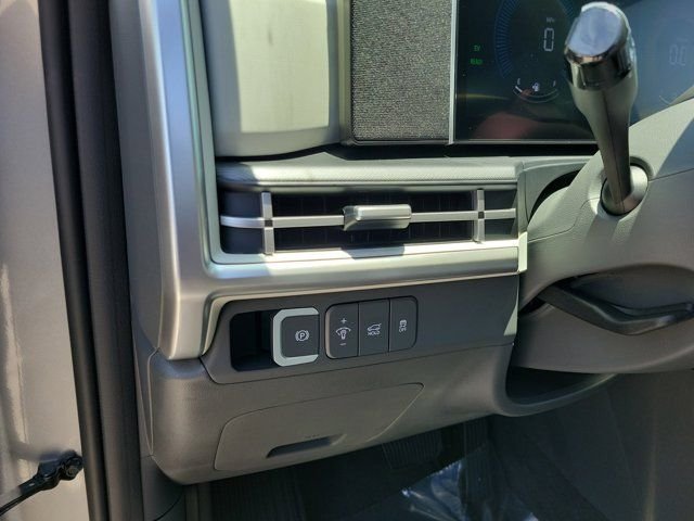 New 2026 Silver Hyundai SEL image 9