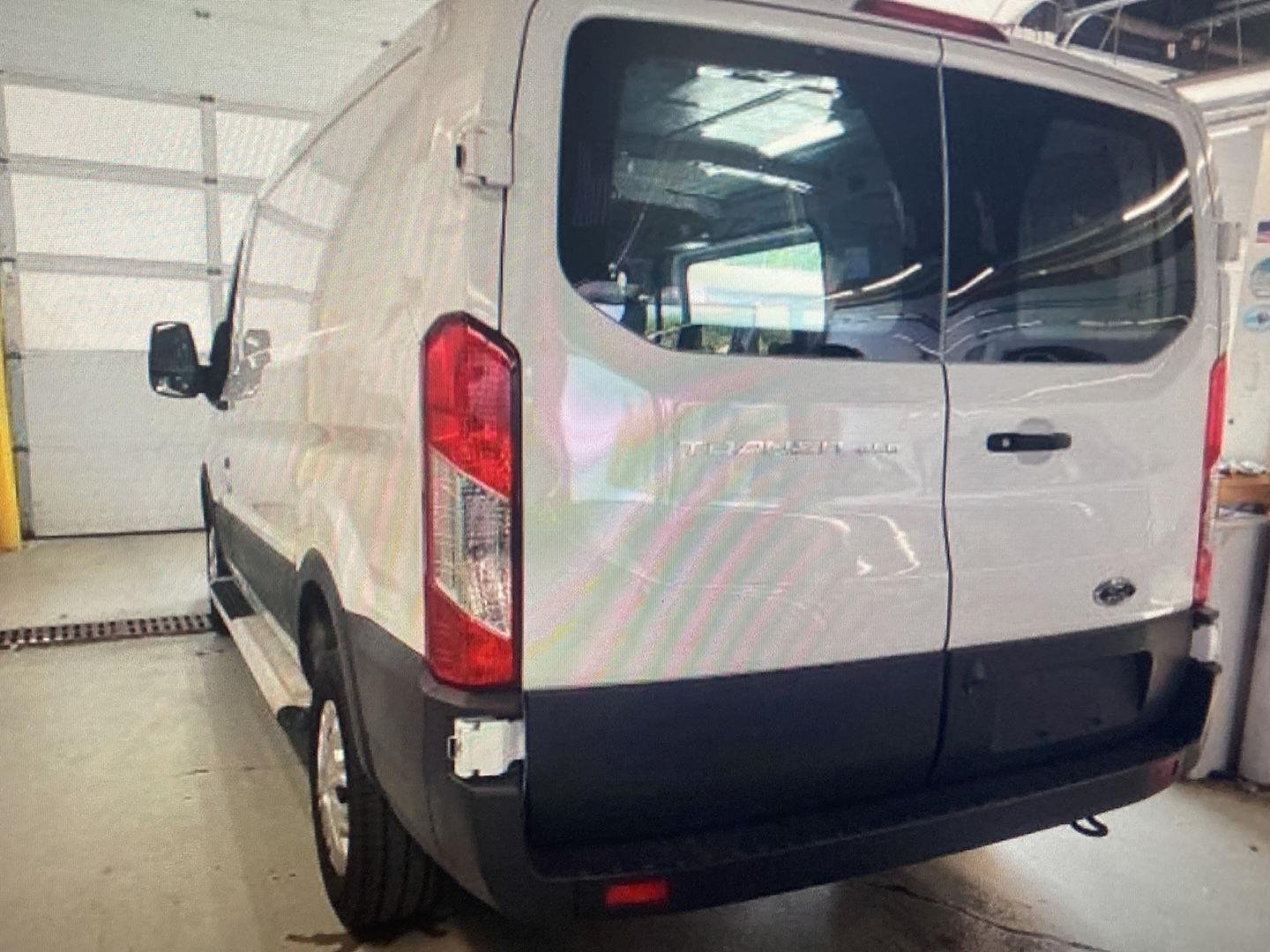 Used 2025 Oxford White Ford 250 image 4