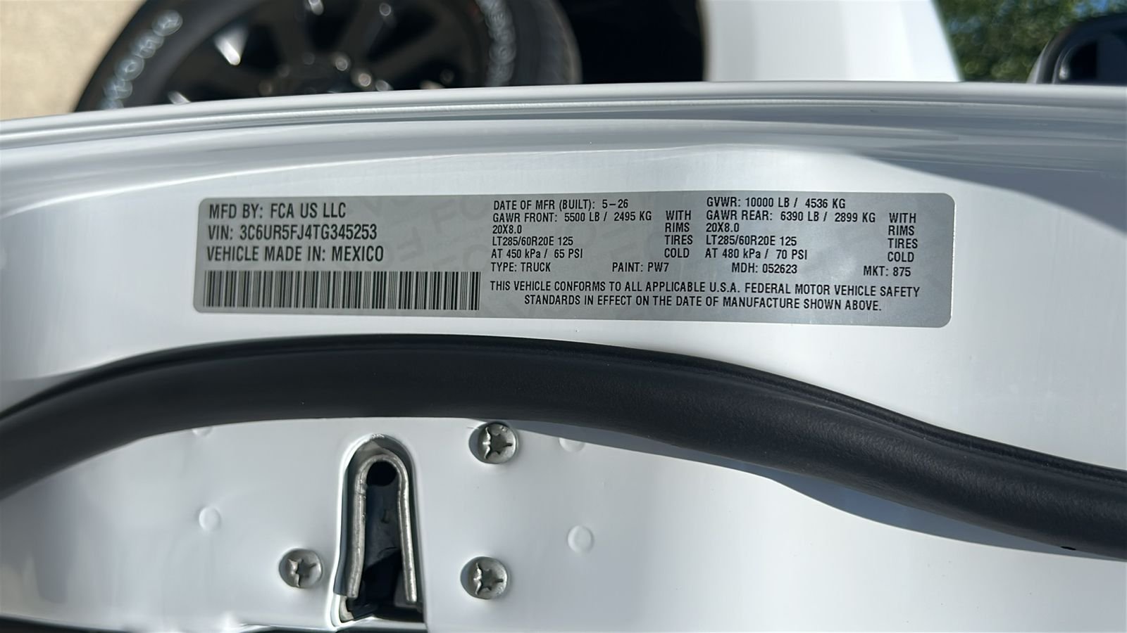 New 2026 Bright White Clear-Coat Exterior Paint RAM Laramie image 31
