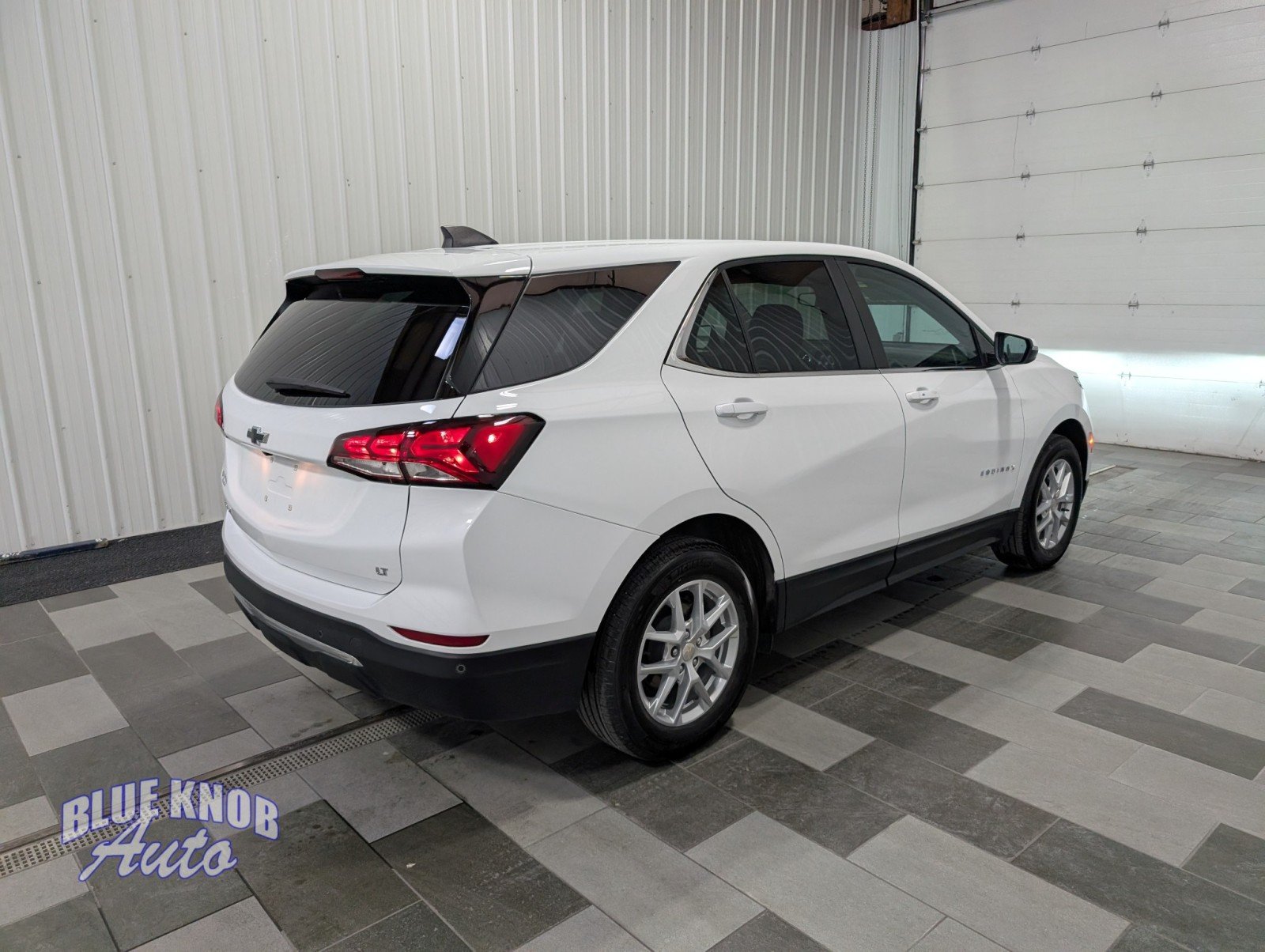 2024 Chevrolet Equinox LT photo 4