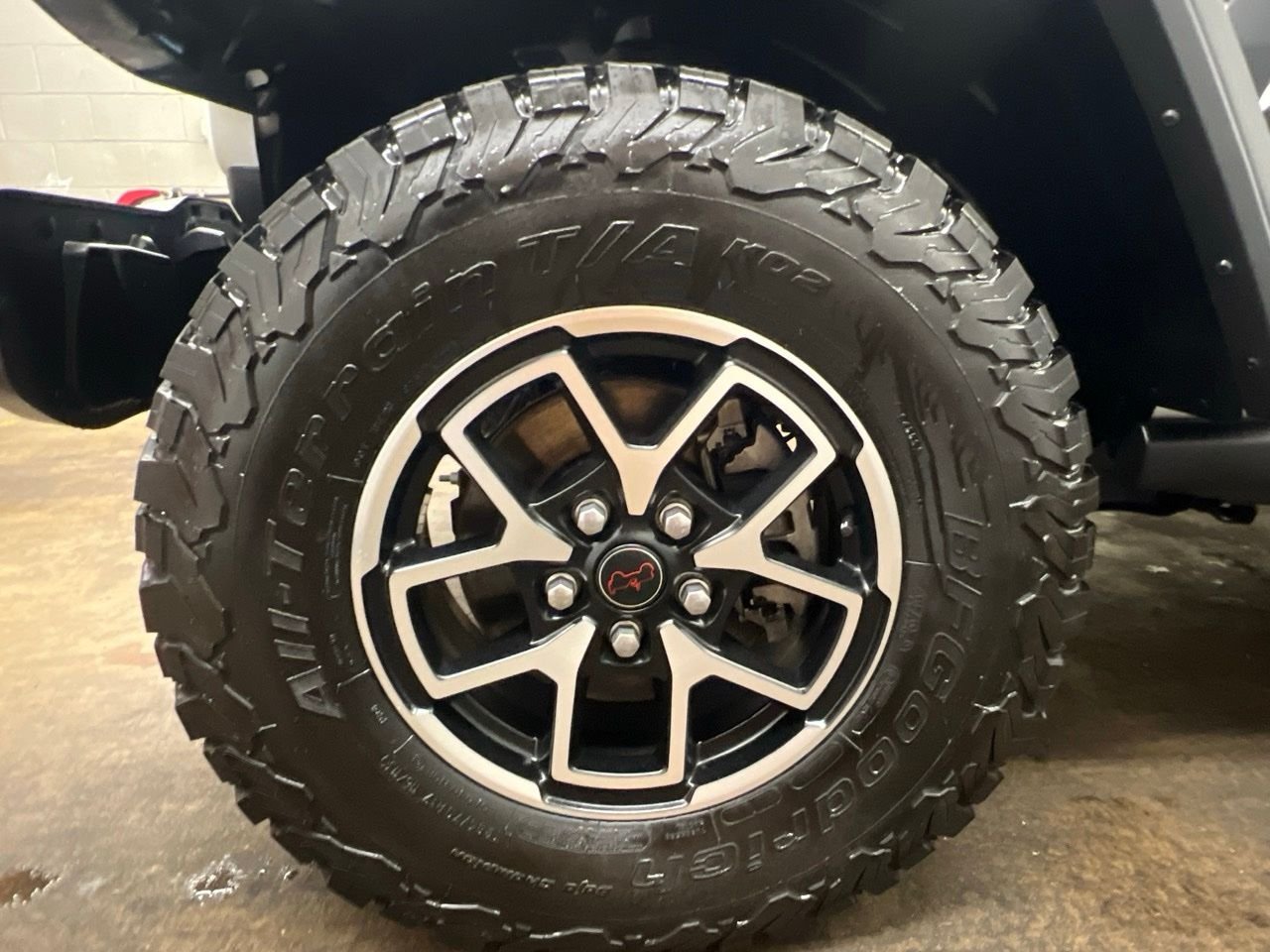 Used 2024 White Jeep Rubicon image 9