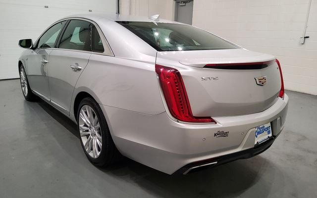 Used 2019 Silver Cadillac Luxury image 5
