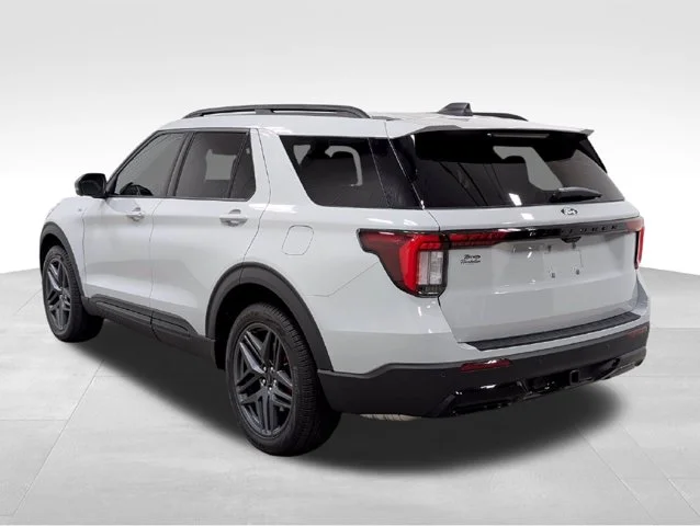 New 2027 Avalanche Gray Ford ST-Line image 53