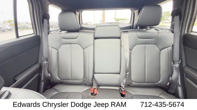 New 2026 Sting-Gray Clear-Coat Exterior Paint Jeep Limited image 33