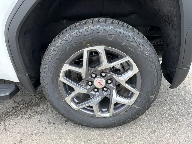 2026 GMC Sierra 1500 SLT - Photo 25