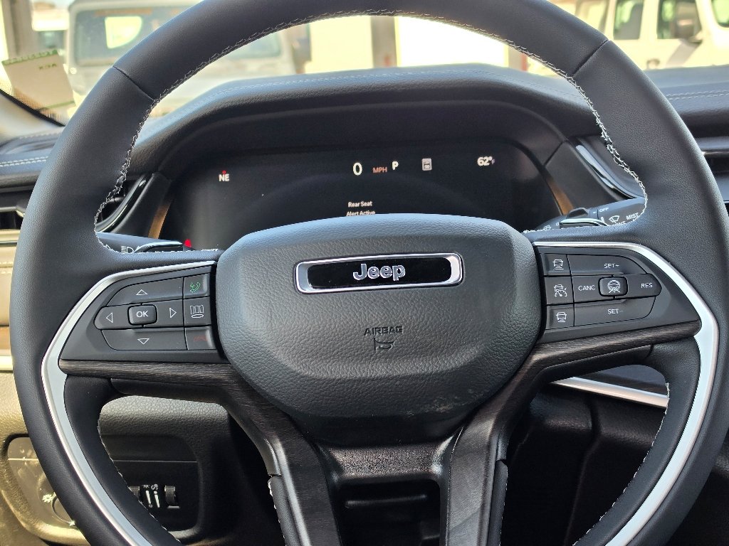 New 2026 Baltic Gray Metallic Clear-Coat Exterior Paint Jeep Laredo Altitude image 14