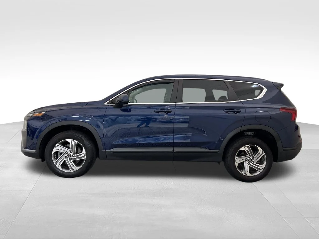 Used 2021 Blue Hyundai SE image 2