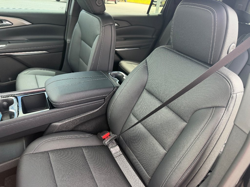 New 2027 Mosaic Black Metallic Chevrolet LT image 39