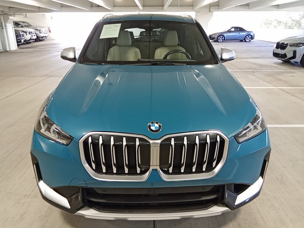 Used 2023 Blue Bay Lagoon Metallic BMW xDrive28i image 2