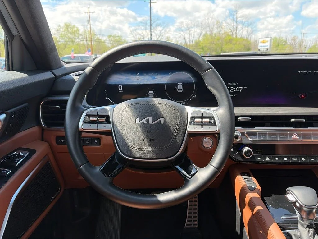 Used 2025 Black Kia SX-Prestige X-Line image 26