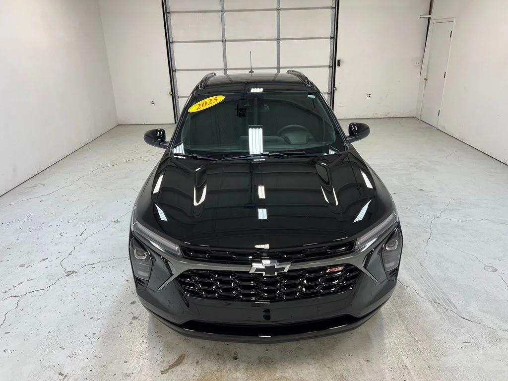 Used 2025 Black Chevrolet 2RS image 6