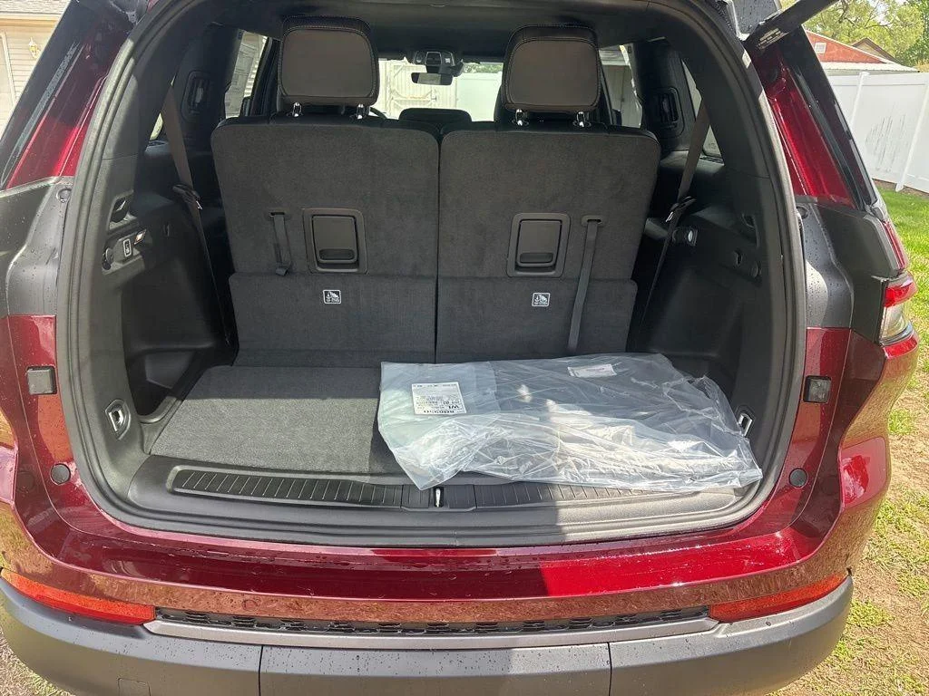 New 2026 Velvet Red Pearlcoat Jeep Laredo Altitude image 11