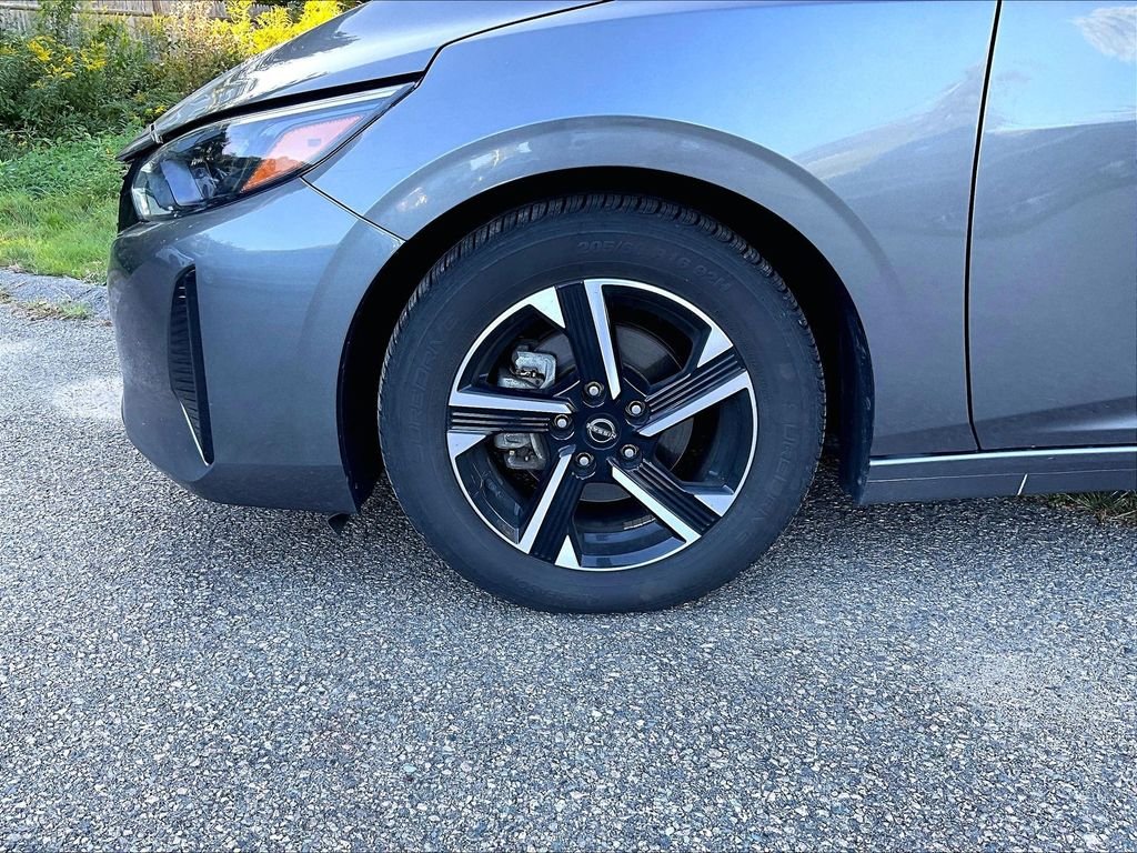 Used 2024 Gray Nissan SV image 7