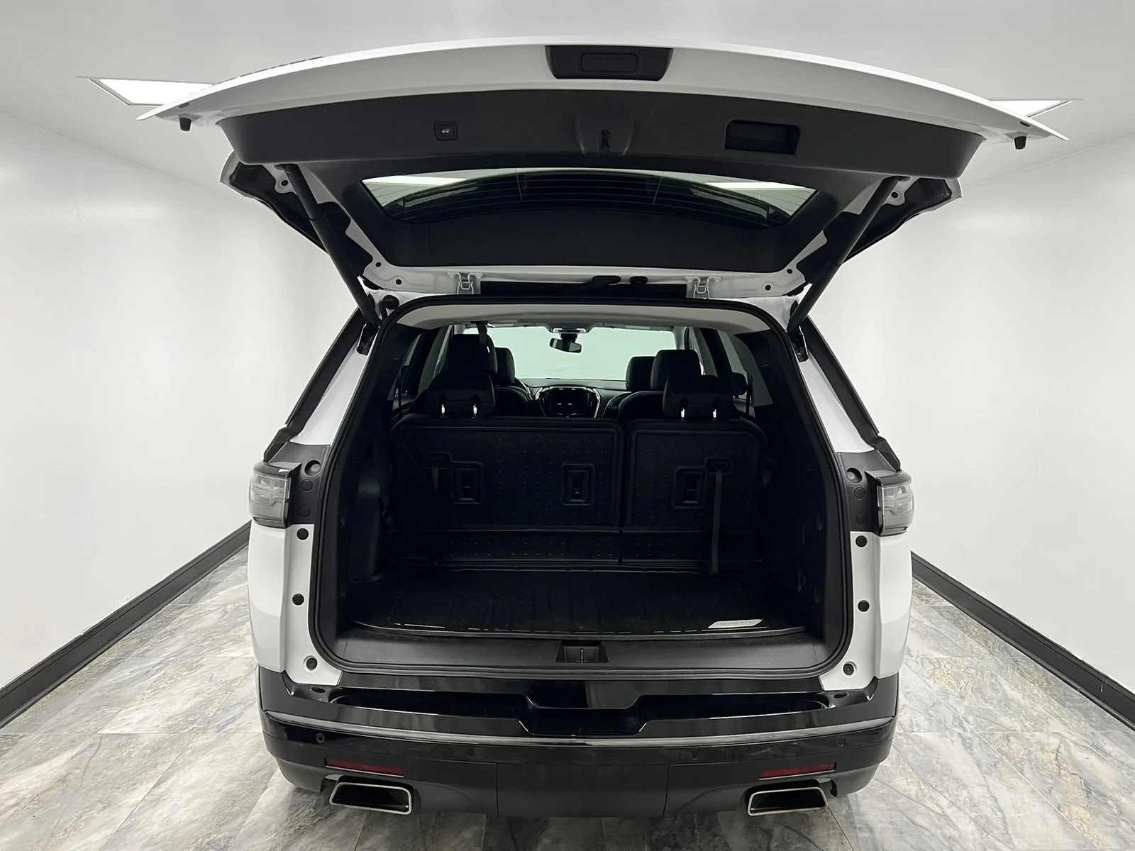 Used 2020 Summit White Chevrolet Premier image 7